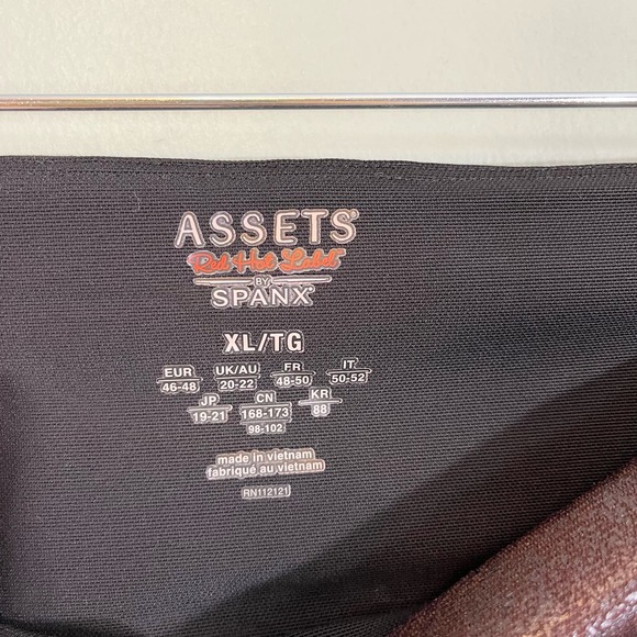 Assets by Spanx Women's Burgundy Leather Stretchable High-Rise Leggings Size XL - Picture 4 of 10